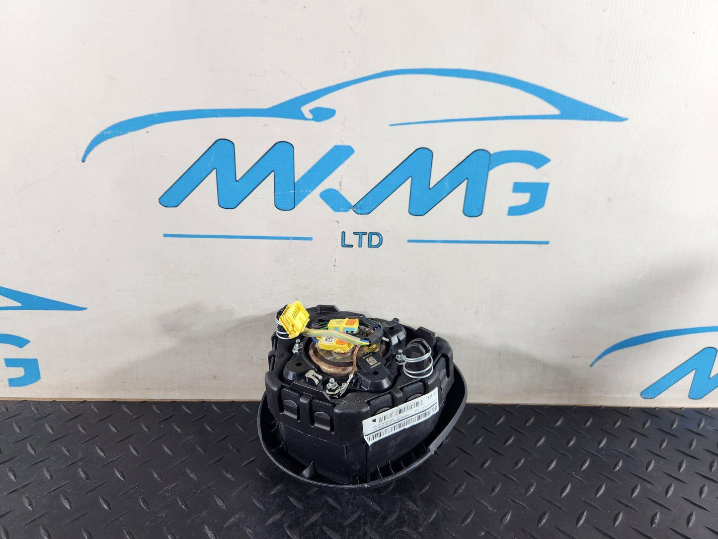 Mercedes-Benz GLC W205 W253 Steering Wheel Safetybag Deployed A0008609000