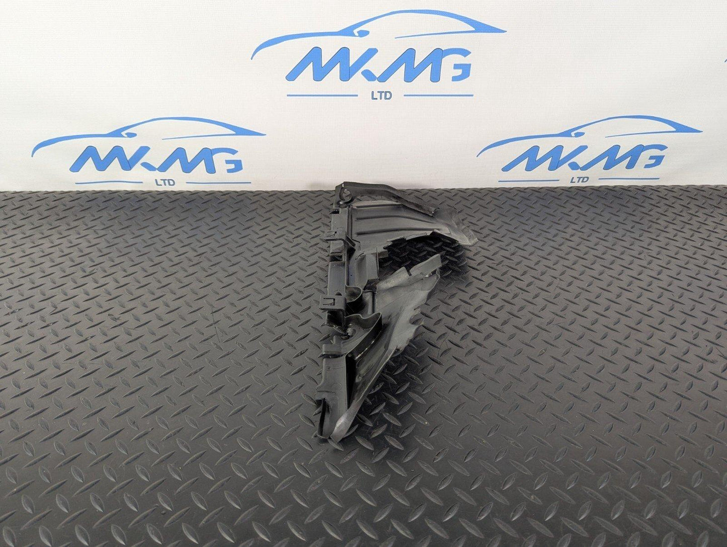 10-17 AUDI A8 4H  RADIATOR AIR GUIDE LEFT SIDE 4H0121283B
