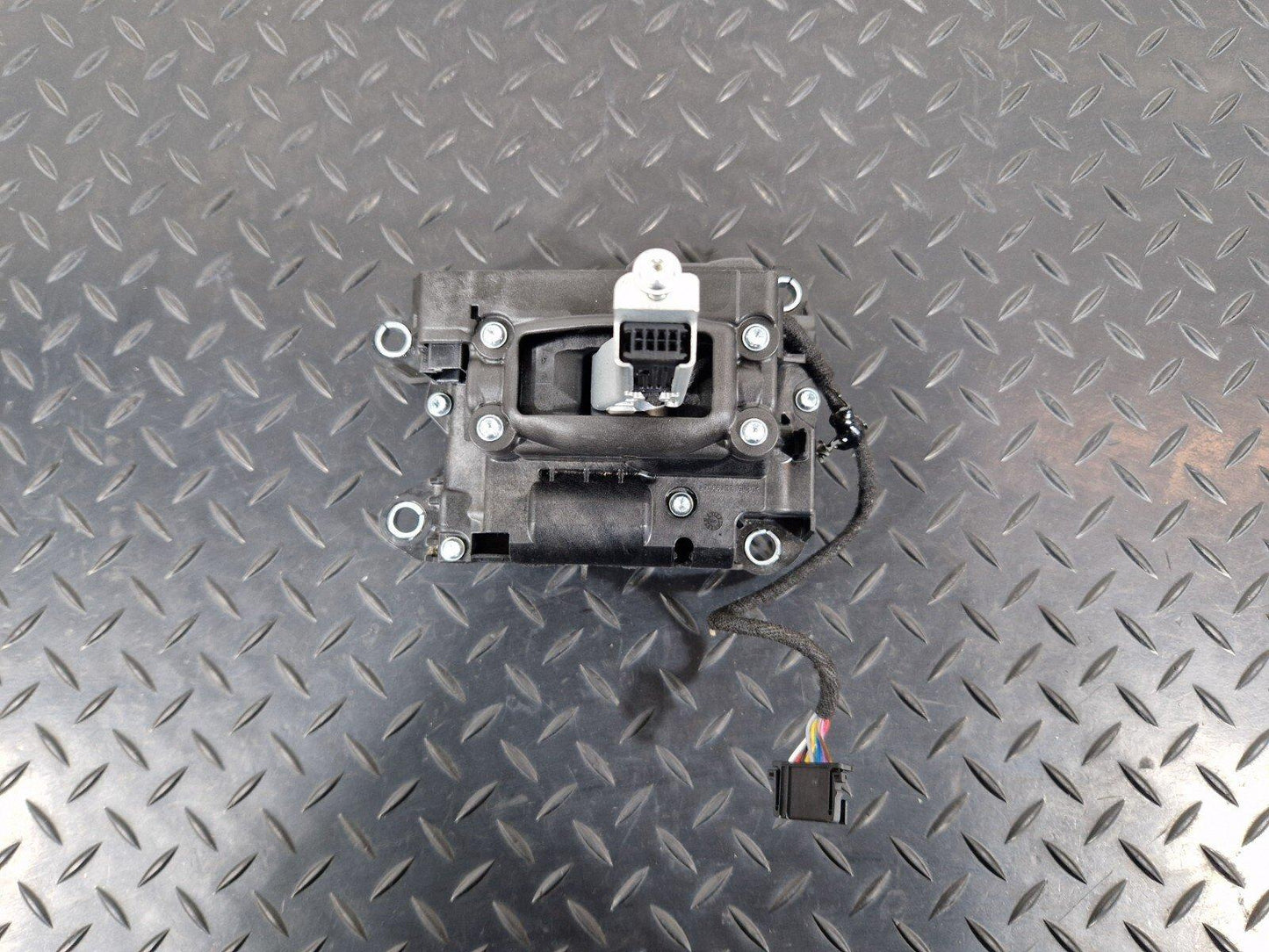 16-19 AUDI A4 AVANT B9 S-LINE GENUINE GEAR SHIFT MECHANISM 8W2713041E
