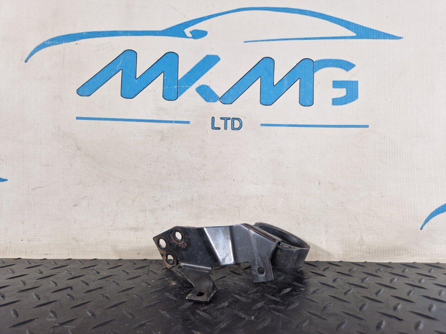 16-22 MERCEDES BENZ X253 GENUINE CIRCULATION PUMP HOLDER A2535011100