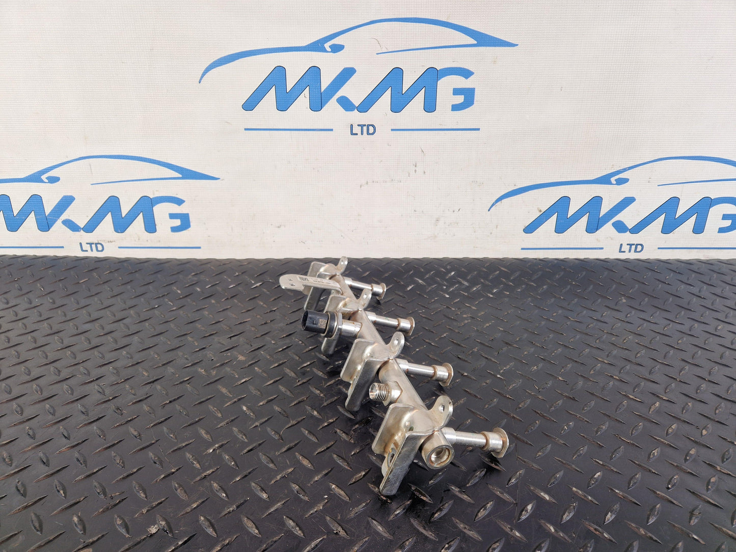 Range Rover Evoque L551 2.0 Petrol Fuel Rail with Sensor H4P3-9G774-BB