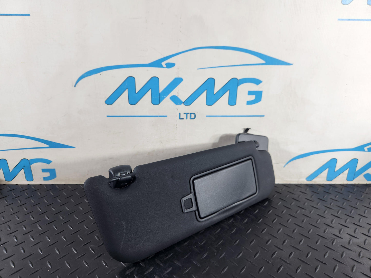 Land Rover Range Rover Evoque L551 SUV Front Right Sun Visor VLR04100PE