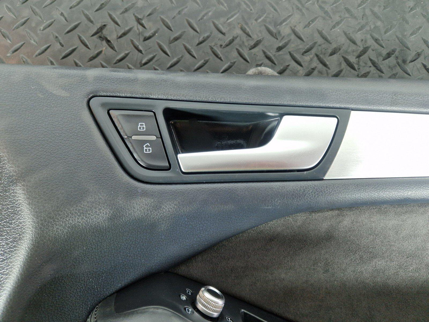 12-17 AUDI Q5 8R OEM FRONT RIGHT O/S DOOR CARD PANEL ALCANTARA TRIM 4G2867104B