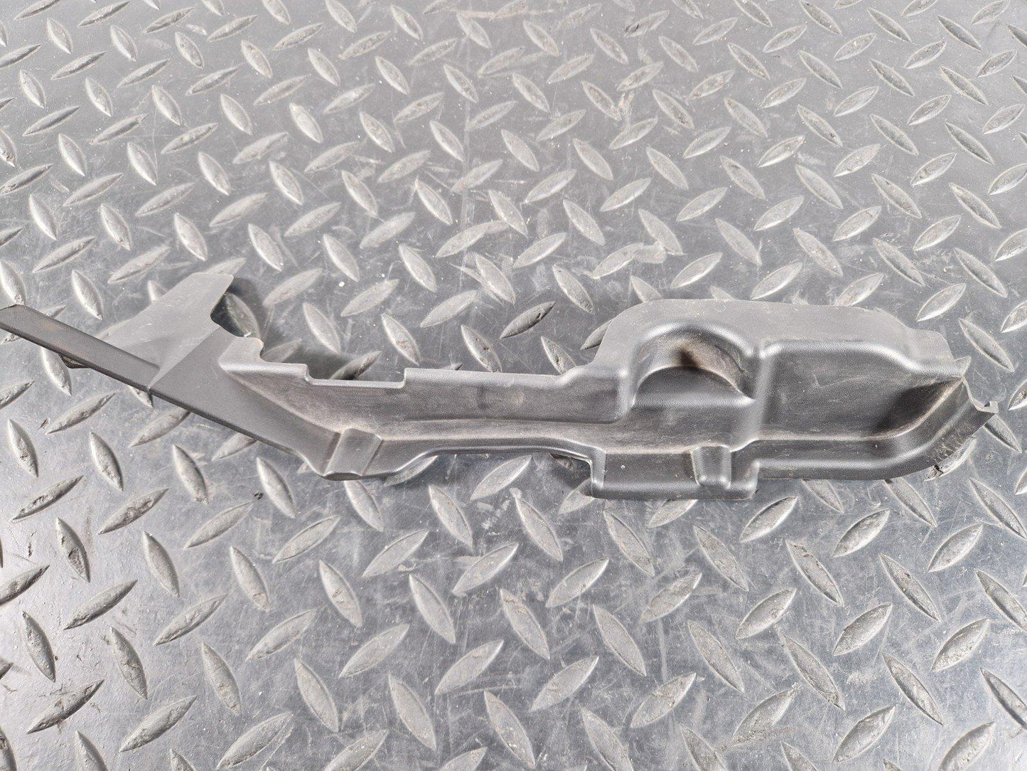 19-ON RANGE ROVER EVOQUE L551 GENUINE WIPER TRIM K8D202253A