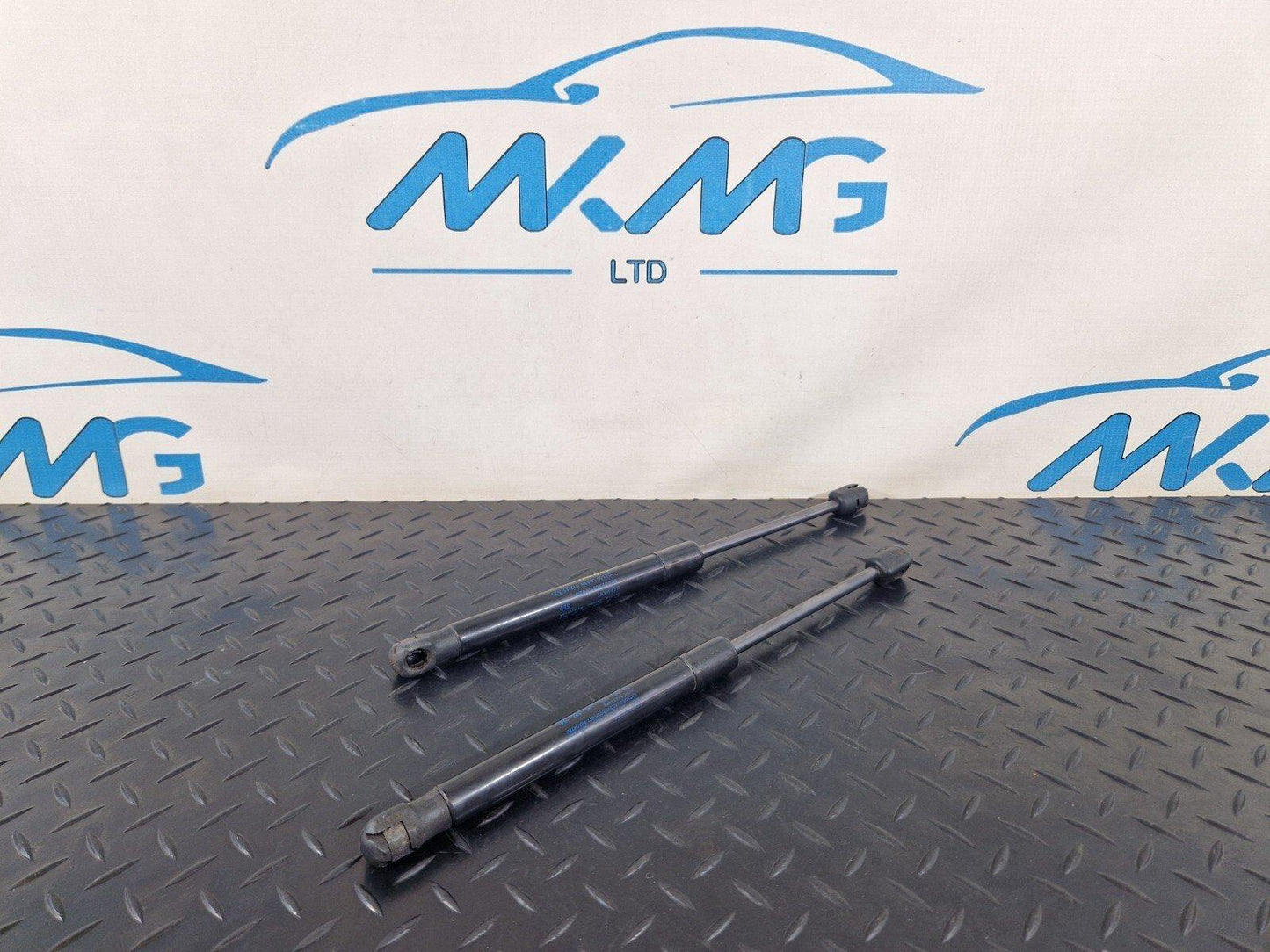 12-18 AUDI A6 C7 GENUINE OEM PAIR OF BONNET HOOD LIFT SUPPORT STRUTS 4G8823359A