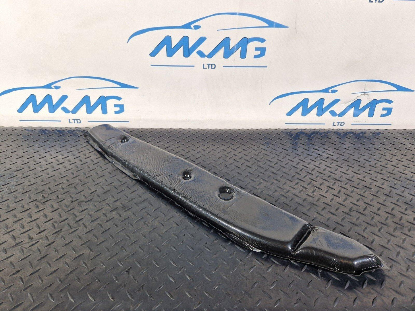 19-ON MERCEDES BENZ B CLASS W247 FRONT RIGHT SIDE WING ABSORBER A2478850202