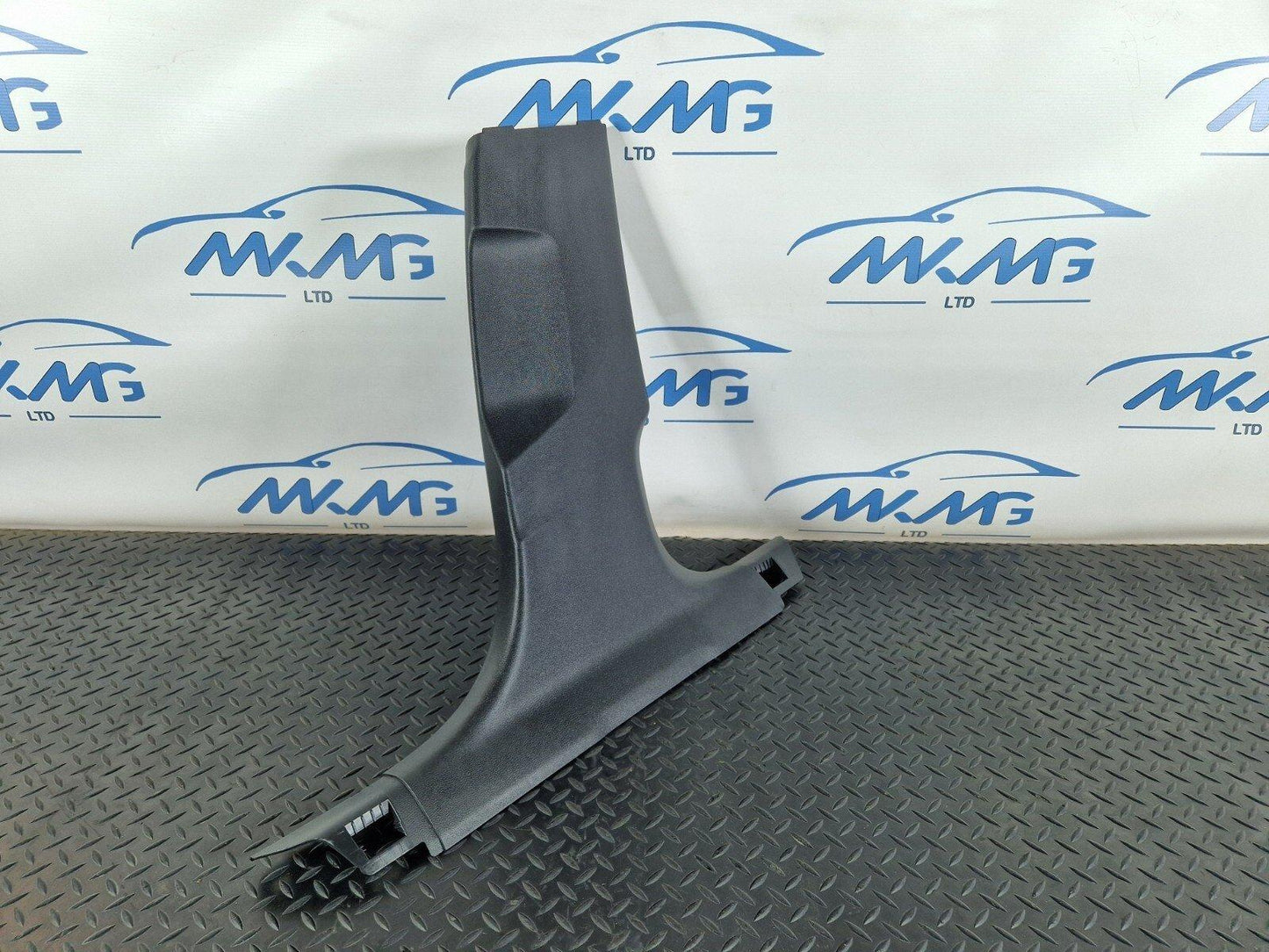 16-19 AUDI A4 B9 S-LINE GENUINE FRONT RIGHT DRIVER SIDE B-PILLAR TRIM 8W0867240