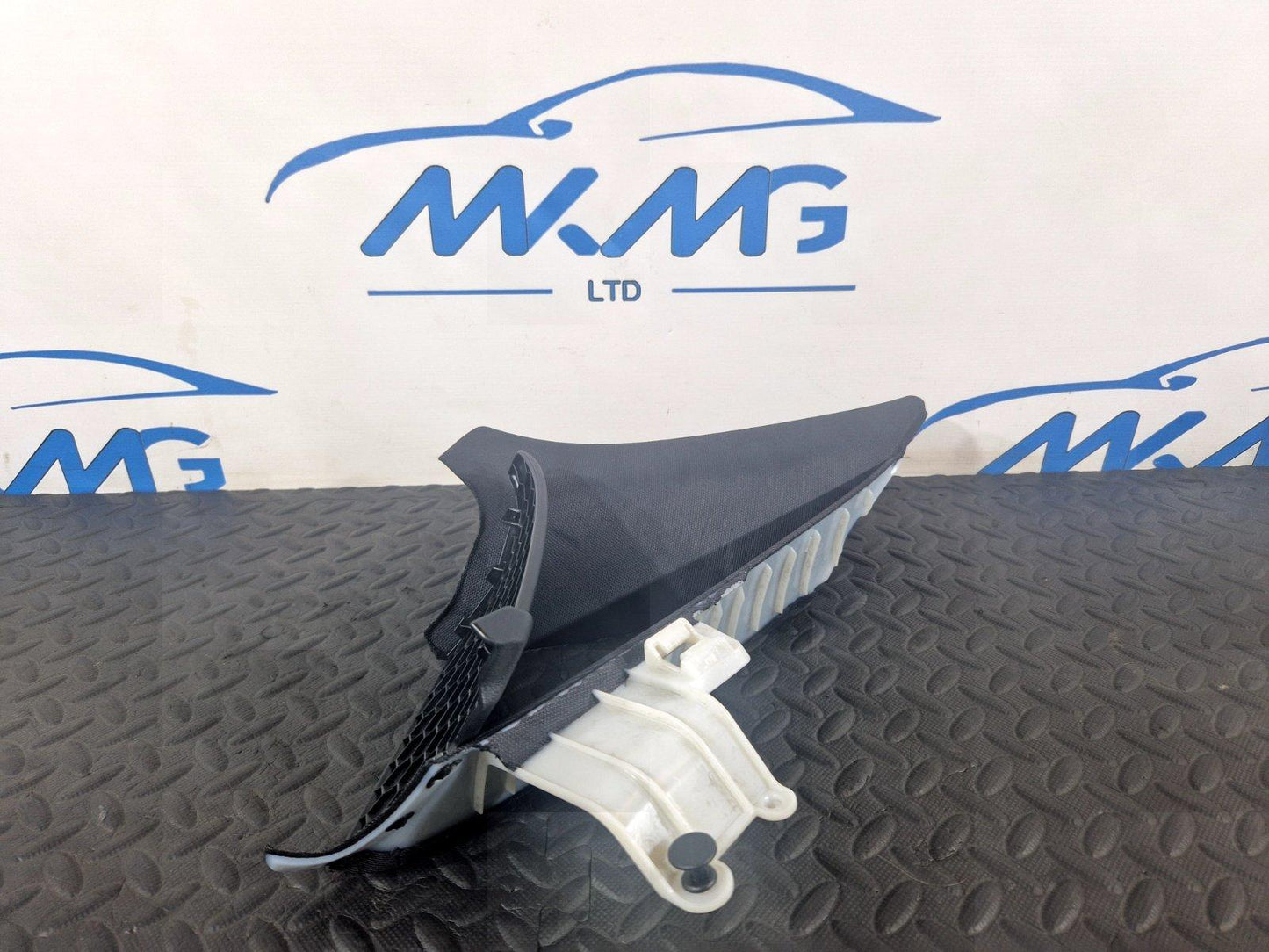 16-19 AUDI A4 B9 REAR RIGHT DRIVER SIDE COMPLETE C-PILLAR TRIM 8W5867288B