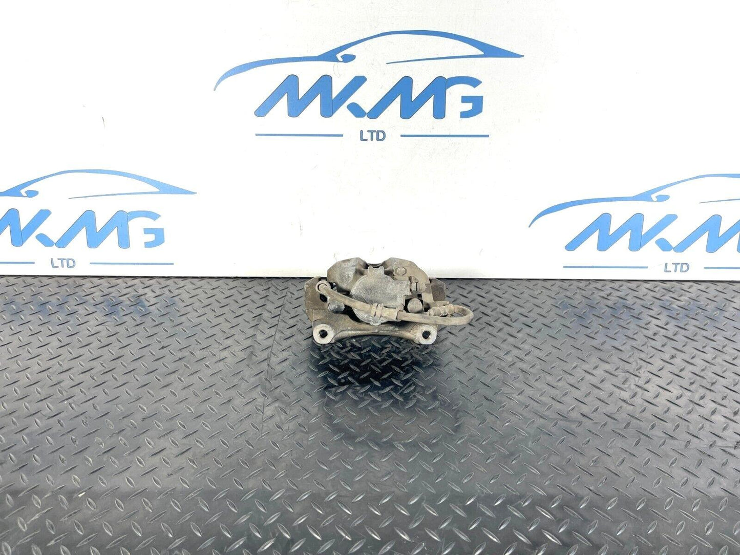 16-19 AUDI A4 B9 GENUINE FRONT LEFT PASSENGER SIDE BRAKE CALIPER 8W05BQ