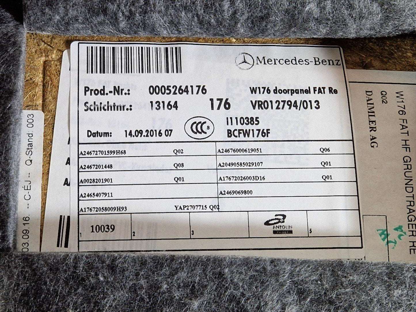 12-18 MERCEDES BENZ W176 GENUINE FRONT RIGHT DRIVE SIDE DOOR CARD PANEL