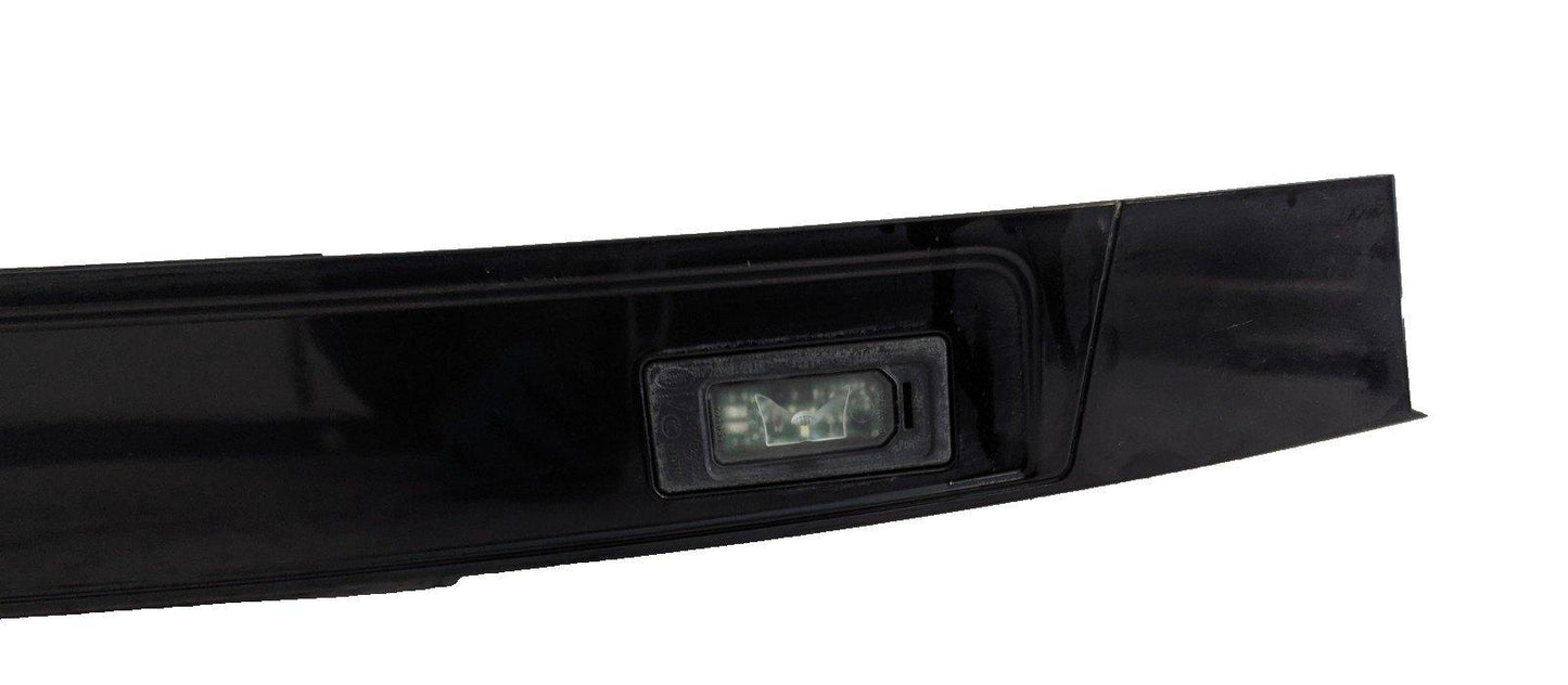 17-ON LAND ROVER DISCOVERY L462 REAR TAILGATE LIGHT HANDLE CAM TRIM HY3240406B