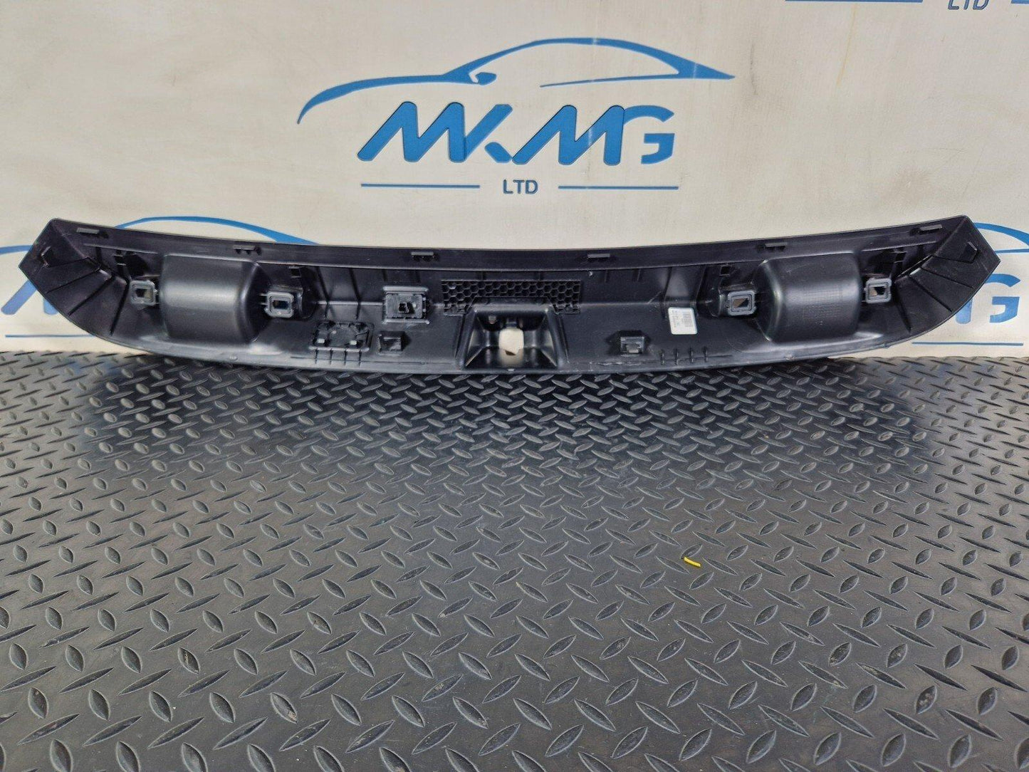 18-ON MERCEDES BENZ A CLASS W177 TAILGATE LOWER TRIM PANEL A1777401000