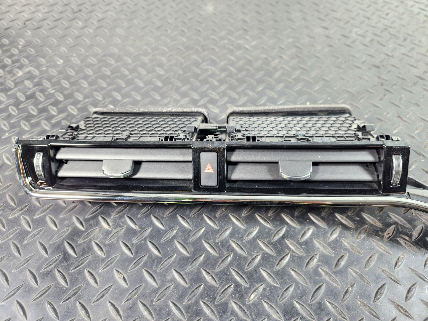 Land Rover Range Rover Evoque L551 SUV Genuine Front Centre Vents K8D2-01412-BC