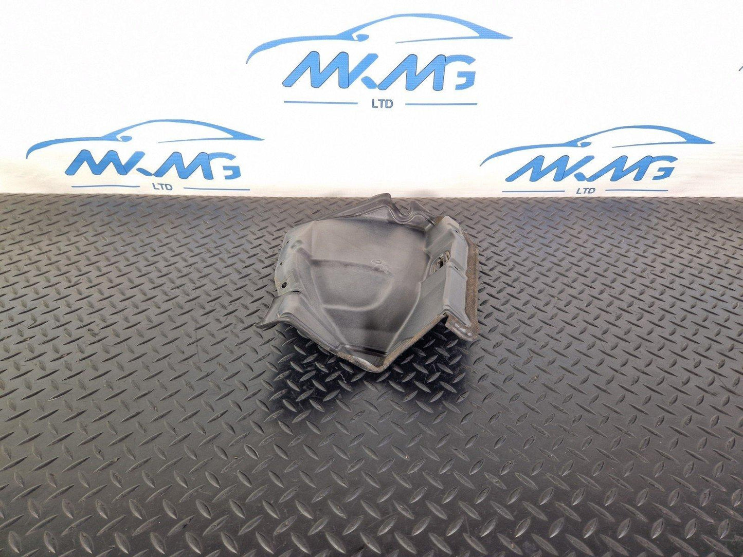 10-13 BMW X5 E70 LCI GENUINE FRONT RIGHT O/S WHEELHOUSE COVER TRIM 7161746