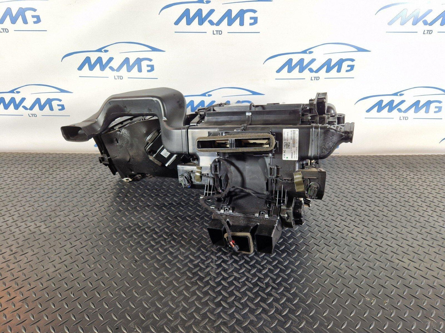 16-19 AUDI A4 AVANT B9 S-LINE GENUINE HEATER MATRIX COMPLETE BOX 8W2816005L