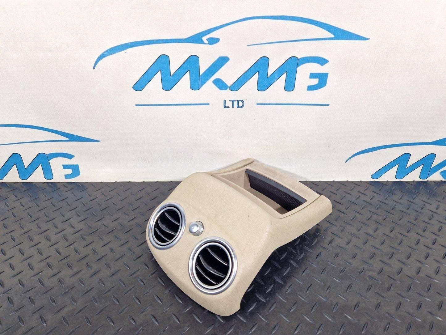 14-21 MERCEDES-BENZ C250D W205 CENTER CONSOLE REAR DUAL AIR VENT A2058300501