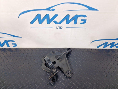 12-18 AUDI A6 C7 PASSENGER LEFT FRONT COOLANT PUMP BRACKET MOUNT 4G0145879N