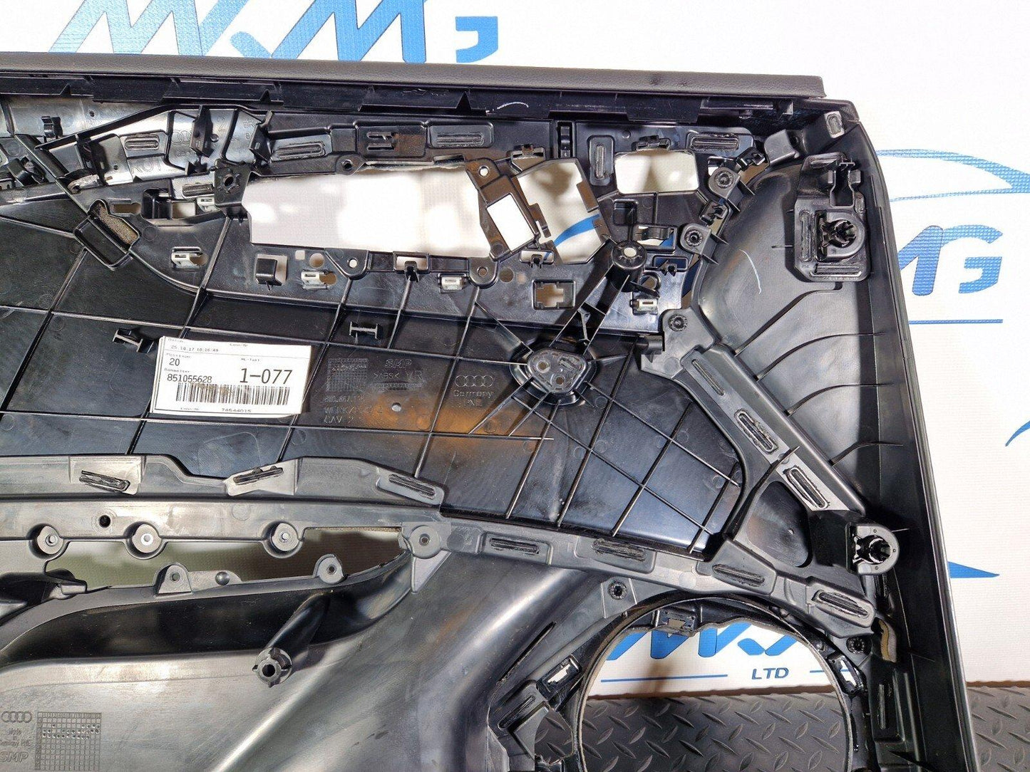 16-19 AUDI A4 B9 OEM FRONT RIGHT INTERIOR DOOR PANEL/CARD 8W0867134