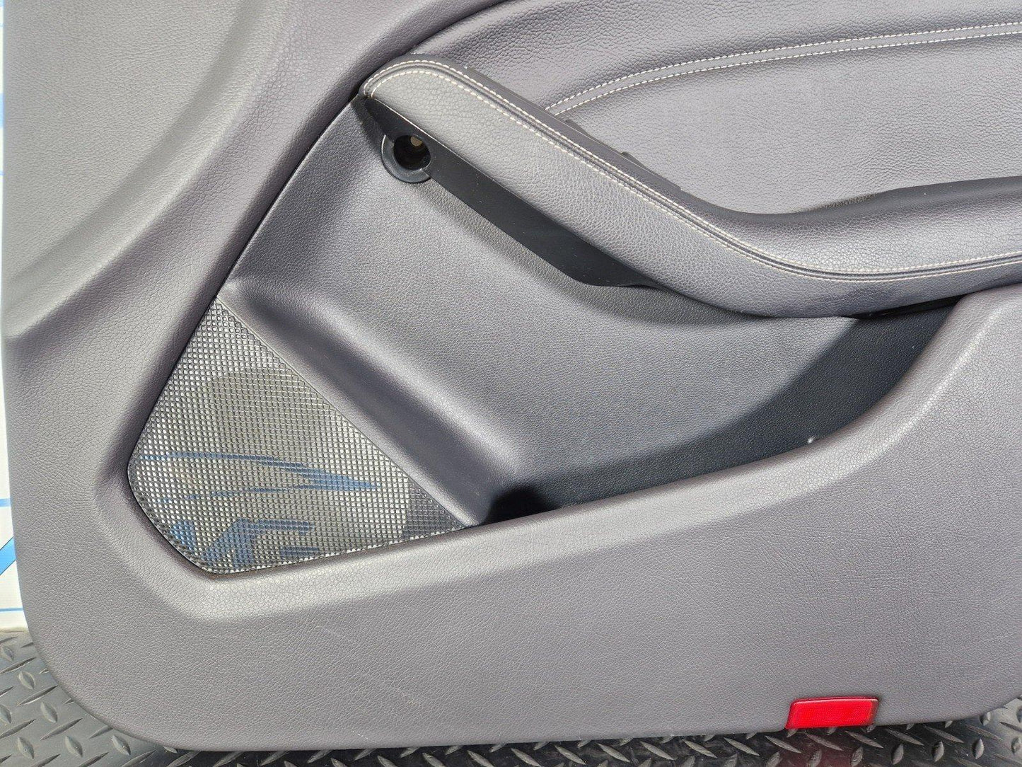 12-18 MERCEDES BENZ B-CLASS W246 GENUINE FRONT RIGHT DOOR CARD PANEL