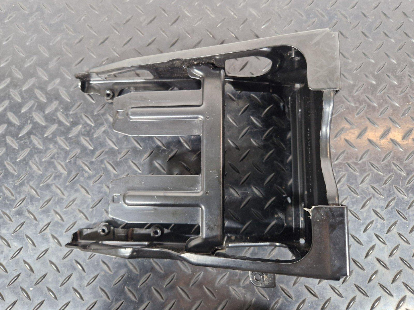 19-ON MERCEDES BENZ A CLASS EQ W177 ENGINE BAY SUPPORT BRACKET A2475452601