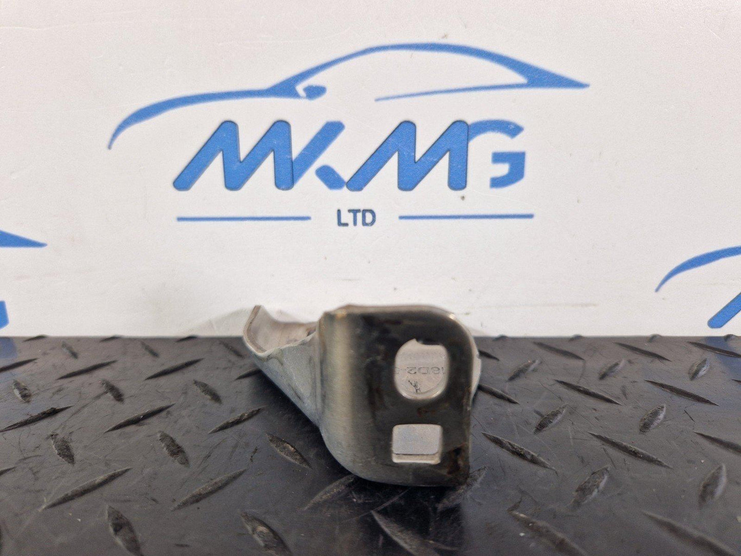 19-ON RANGE ROVER EVOQUE L551 EXHAUST PIPE MOUNTING BRACKET M8D2-5K291-DC