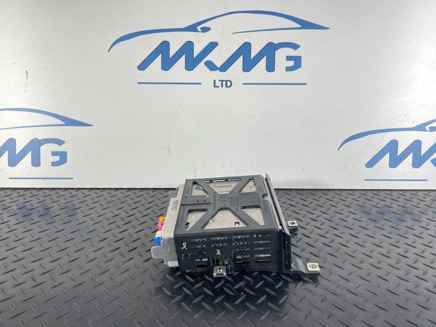 16-19 AUDI A4 B9 GENUINE MULTIMEDIA SAT NAV HEAD UNIT 8W0035188G