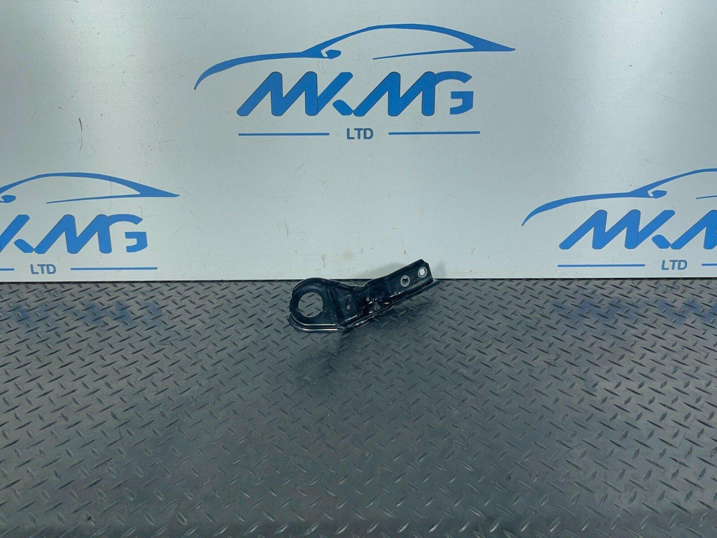 16-22 BMW X1 F48 NS LEFT PASSENGER SIDE BONNET STRUT BRACKET 7355991