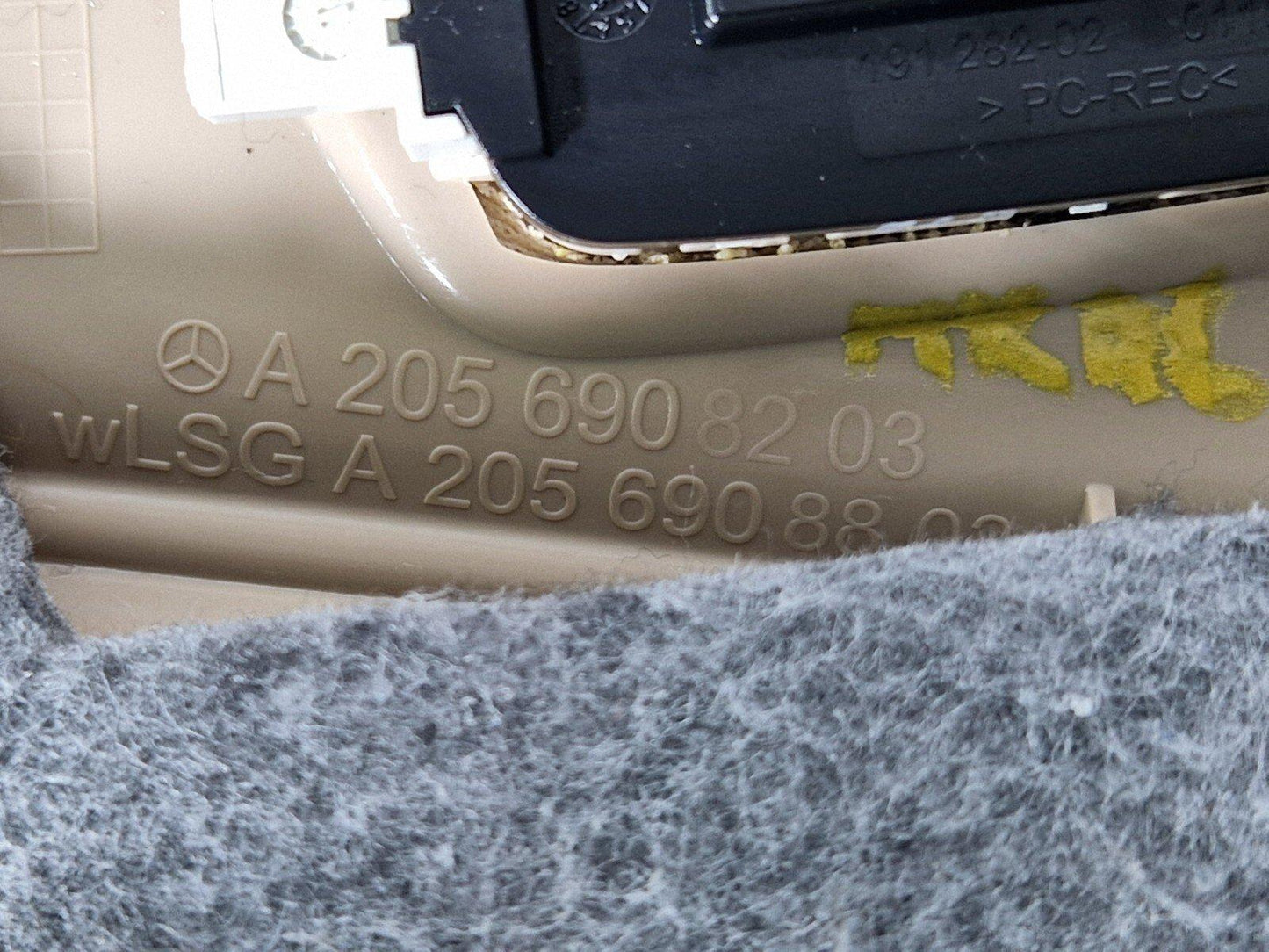 14-21 MERCEDES BENZ W205 ESTATE D-PILLAR TRIM REAR RIGHT O/S SIDE A2056908203