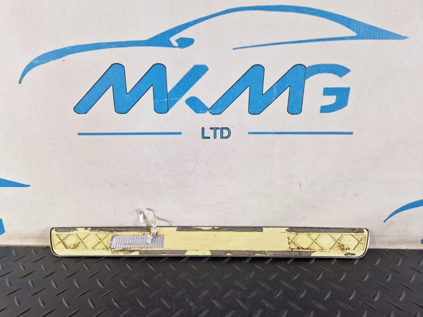 16-19 MERCEDES BENZ GLE W166 FRONT LEFT DOOR SILL TRIM COVER A1666808600