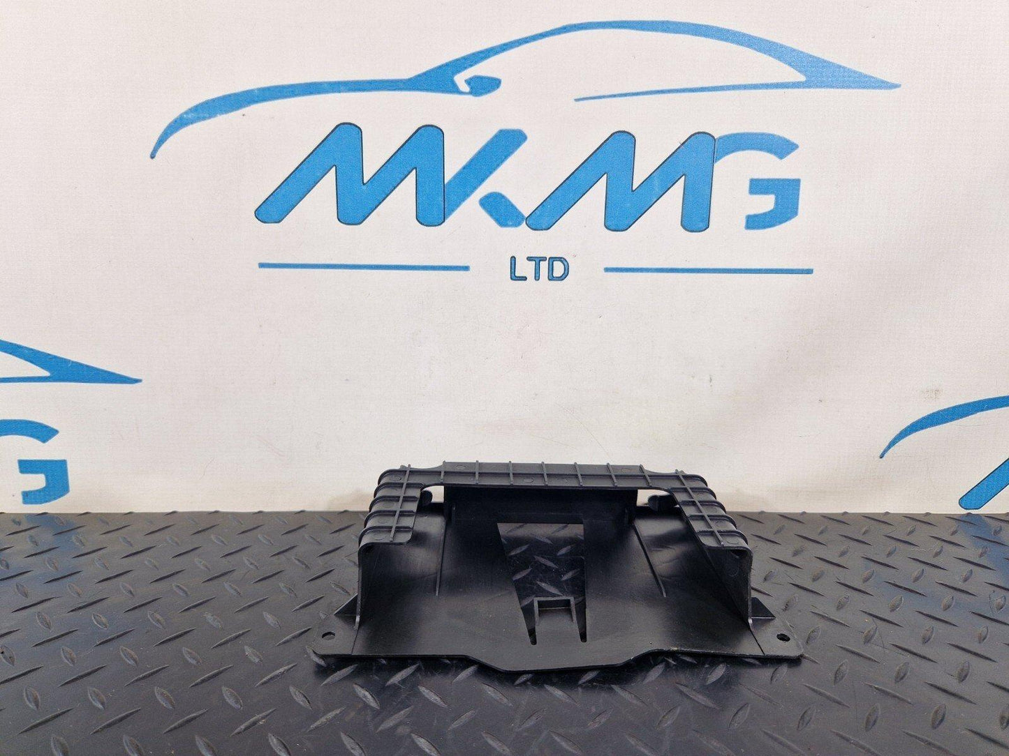 10-15 AUDI Q7 4L  OEM REAR CONTROL UNIT BRACKET HOLDER MOUNT RETAINER 4L0907731