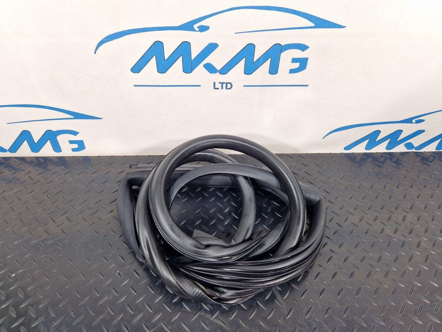 16-23 AUDI A5 F5 SPORTBACK S-LINE REAR LEFT SIDE RUBBER DOOR SEAL 8W8833707