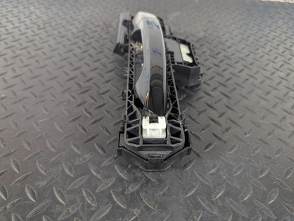 13-19 MERCEDES BENZ CLA C117 FRONT LEFT PASSENGER SIDE DOOR HANDLE A2047602134