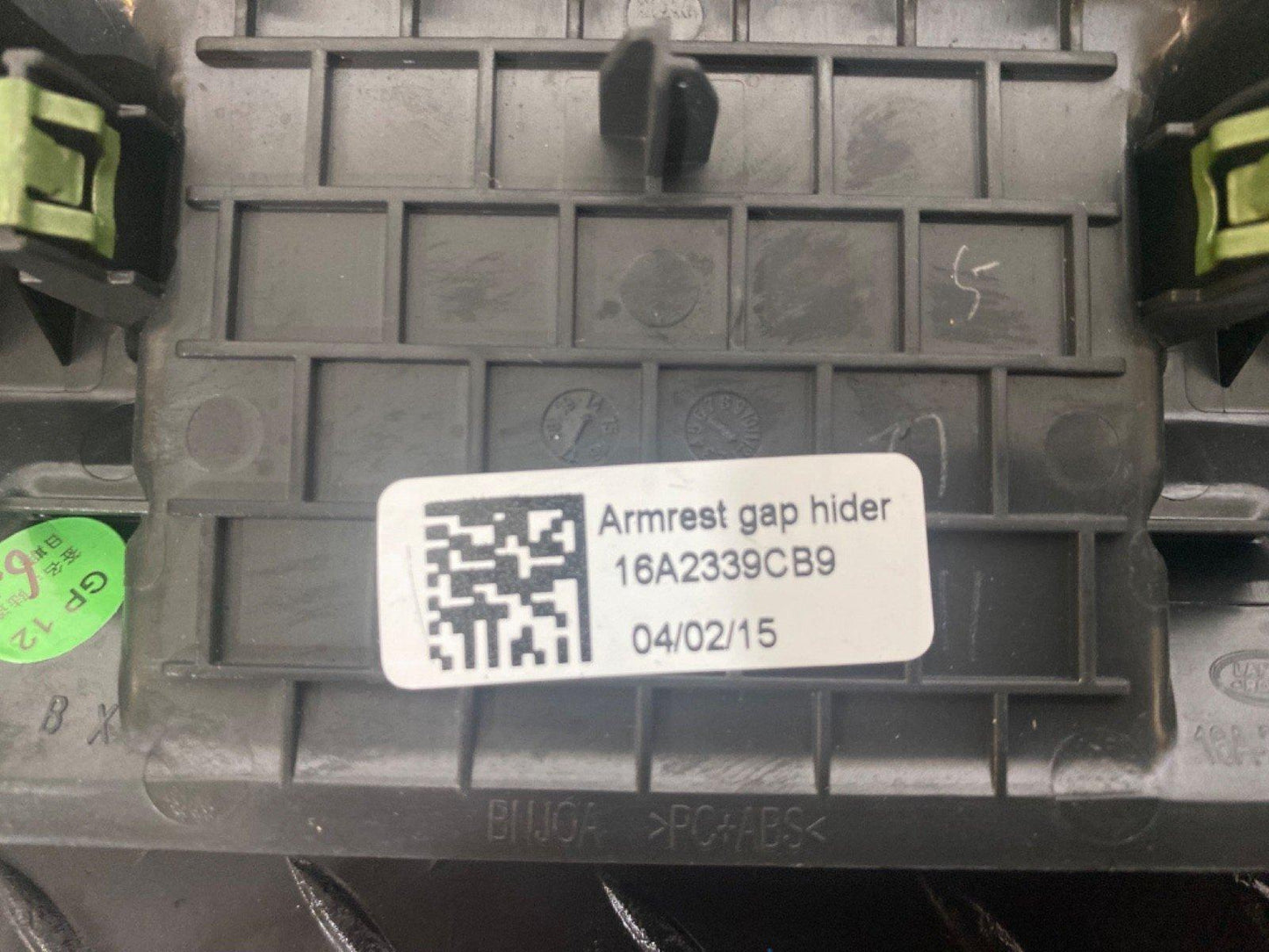 14-19 LAND ROVER L550 DISCOVERY SPORT GENUINE ARM REST GAP HIDER FK72611F06A