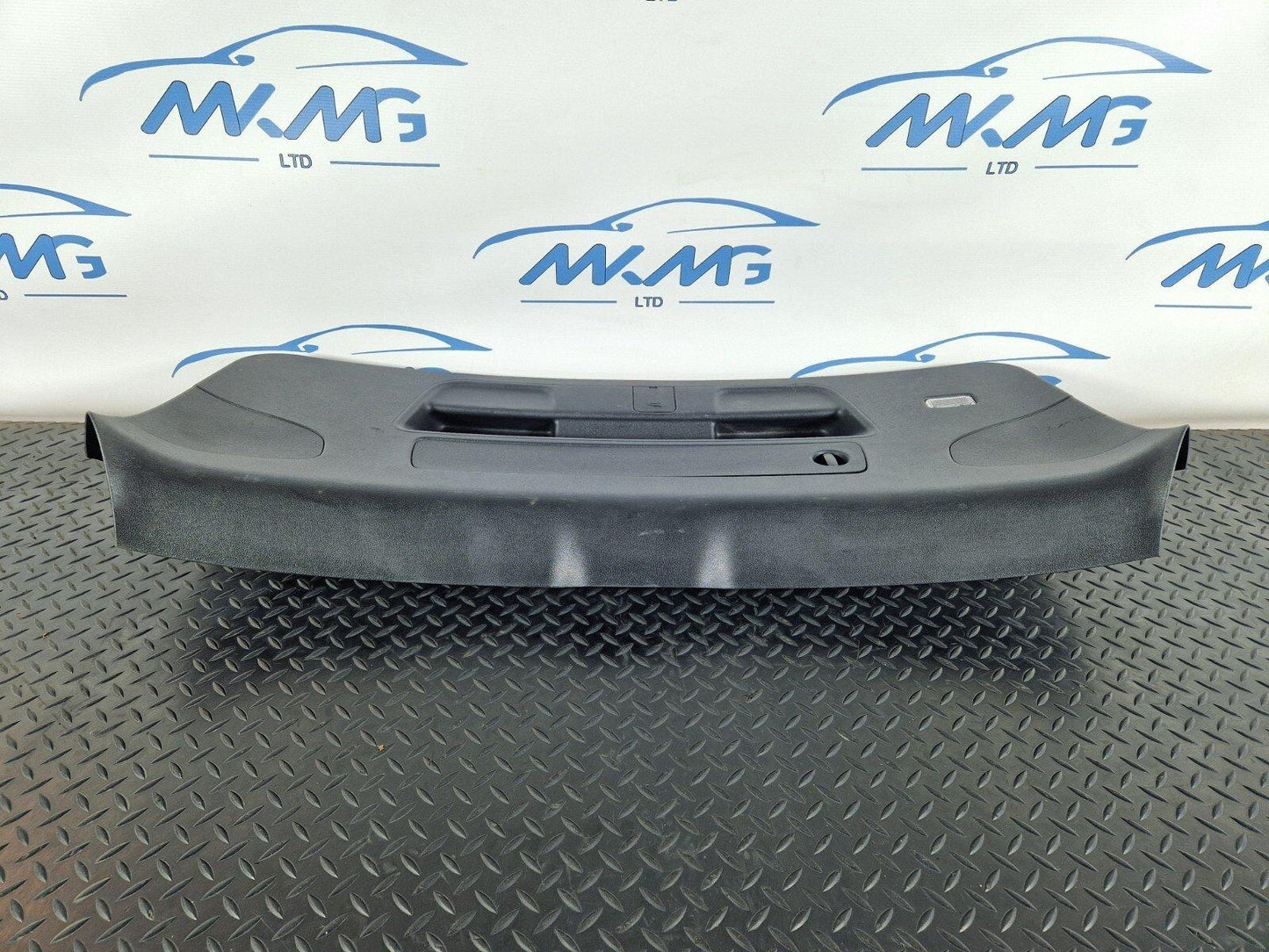 16-19 AUDI A4 AVANT B9 S-LINE OEM BOOTLID/TAILGATE TRIM COVER BLACK 8W9867979