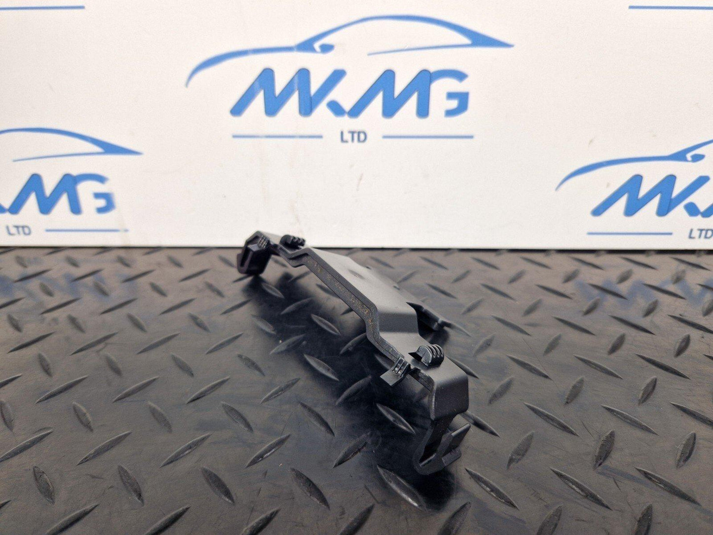 16-23 AUDI A5 F5 SPORTBACK S-LINE B-PILLAR RIGHT TRIM HOLDER 8W8867192