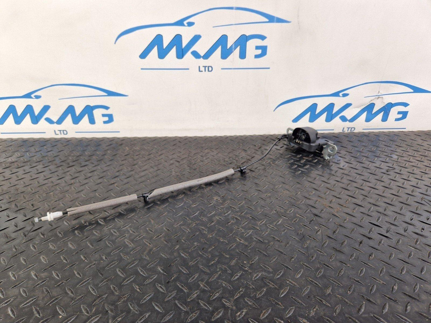 19-ON MERCEDES BENZ CLA C118 REAR RIGHT O/S/R SEAT LOCK A2389203501