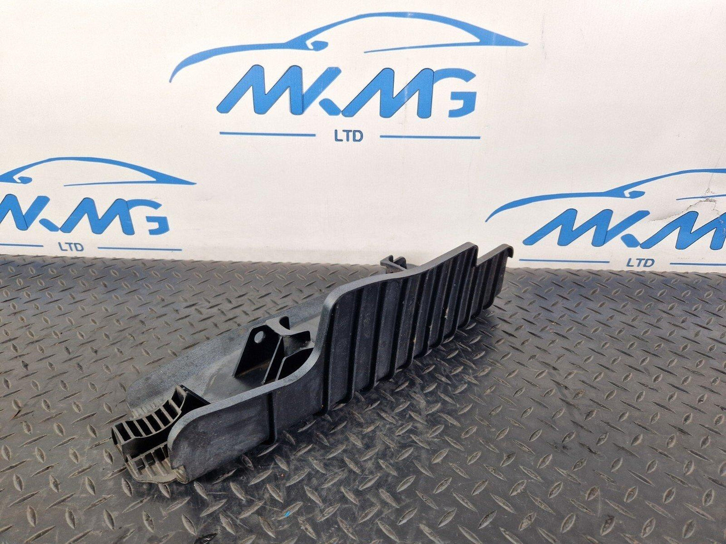 16-23 AUDI A5 F5 SPORTBACK S-LINE REAR LEFT CONTROL ARM COVER 8W0505415E