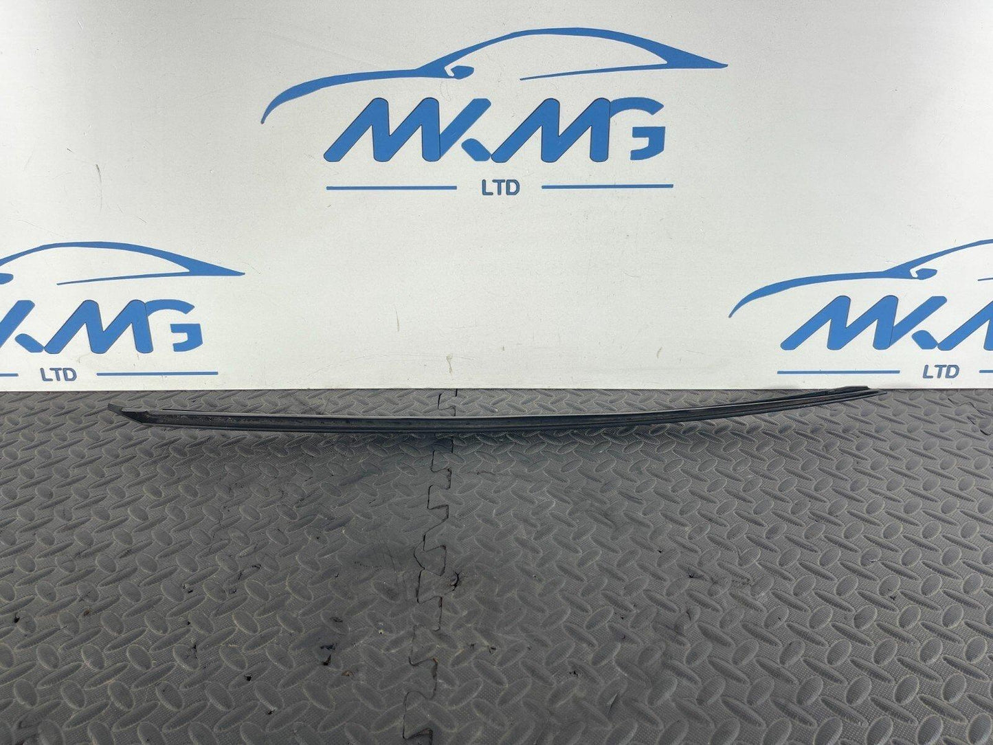 16-19 AUDI A4 B9 WINDSCREEN WEATHER STRIP MOULDING 8W0854327C