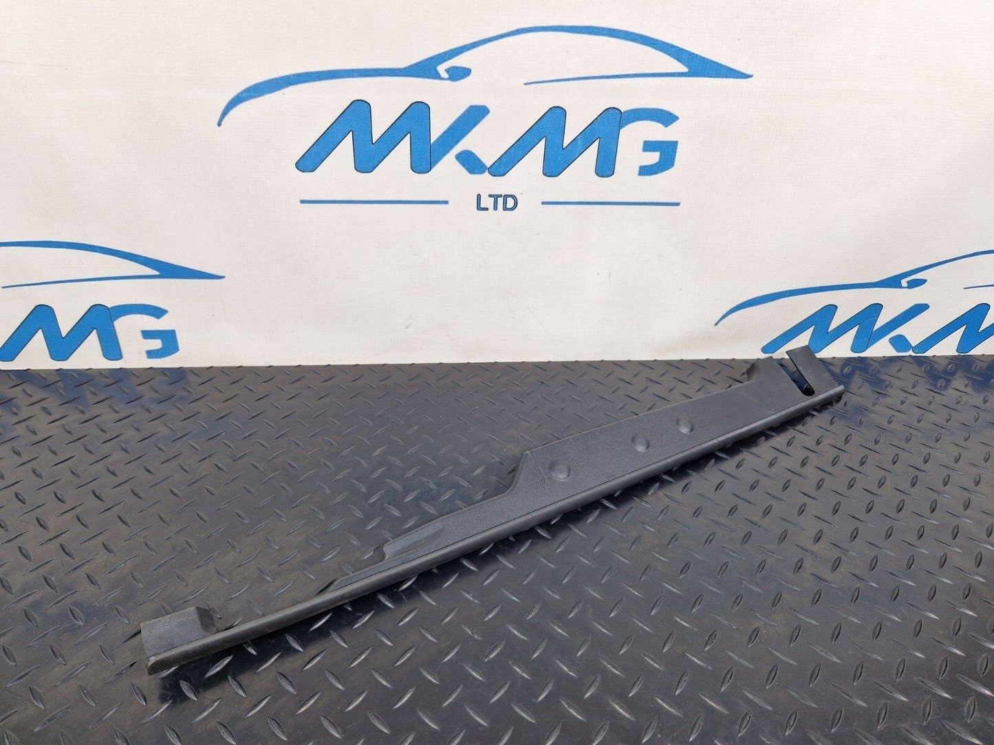 16-23 AUDI S5 COUPE GENUINE RIGHT FENDER PROTECTION COVER 8W6820582E