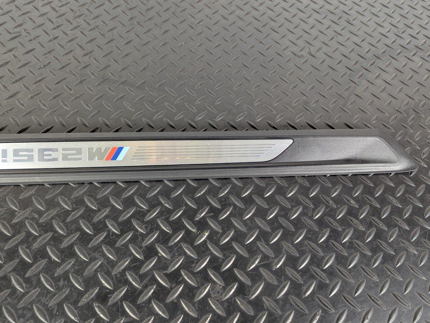 BMW 2 SERIES F22 M SPORT GENUINE DOOR SILL KICK PLATE FITS LEFT & RIGHT 8059061