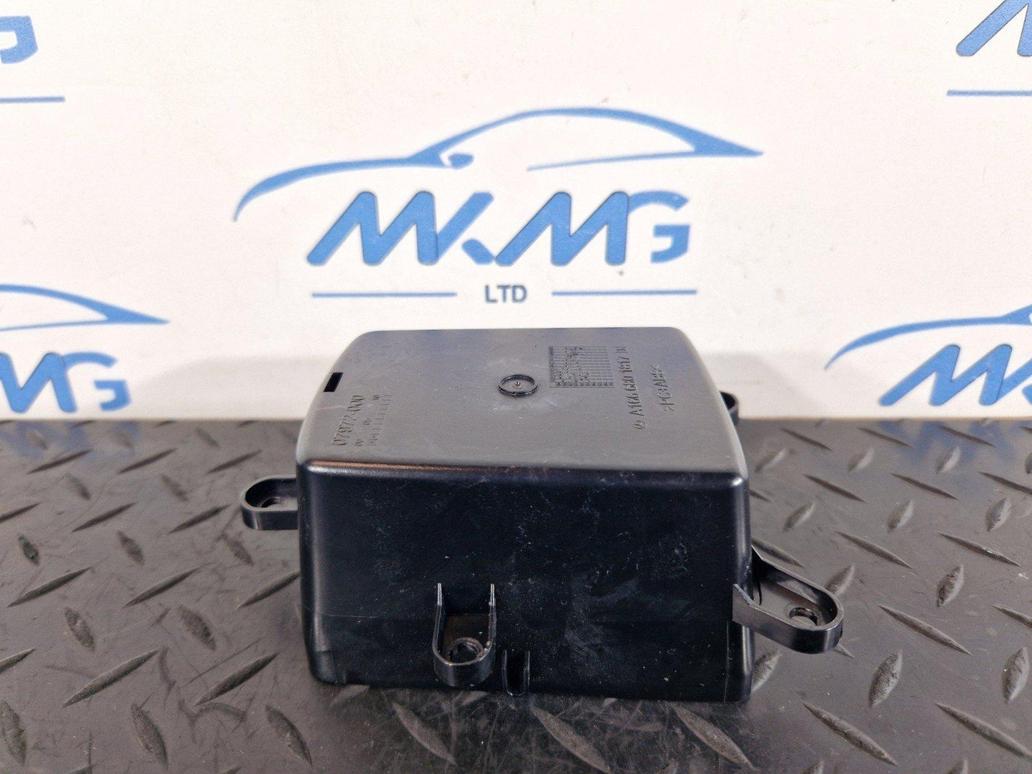 11-19 MERCEDES BENZ ML W166 CENTER CONSOLE COMPARTMENT INSERT TRAY A1666801817