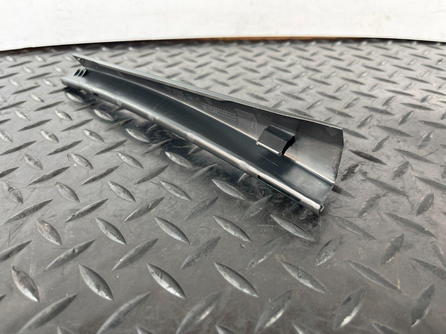 16-19 AUDI A4 B9 SALOON GENUINE LEFT PASSENGER SIDE A PILLAR TRIM 8W0868203LI