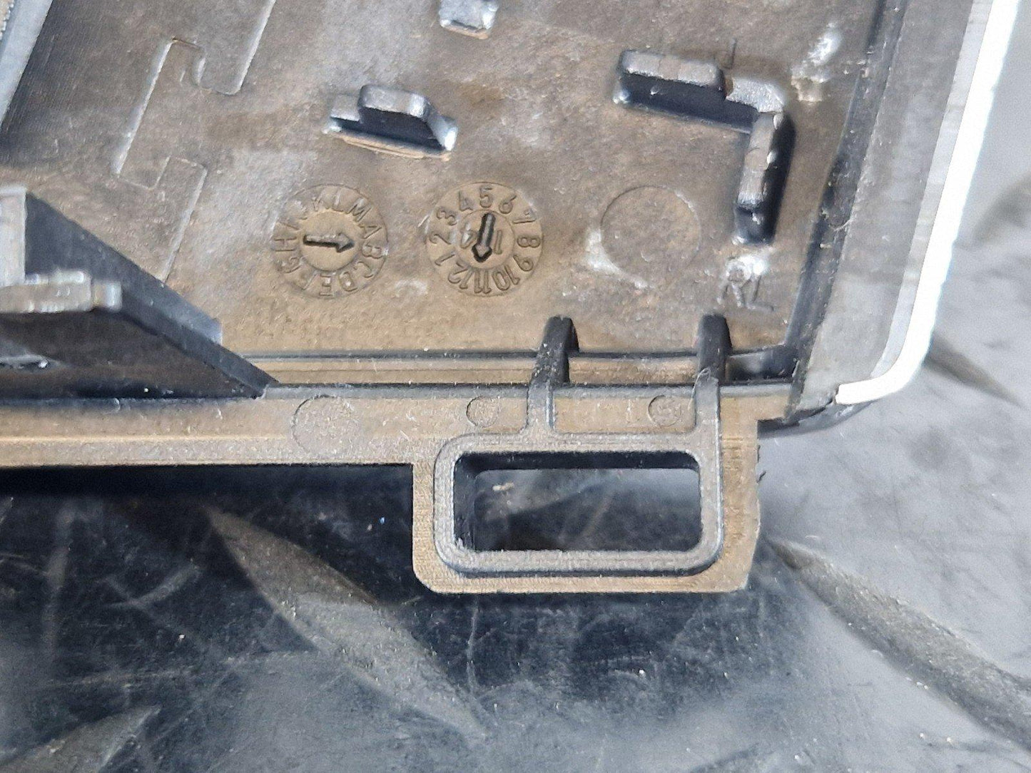 11-19 MERCEDES BENZ ML W166 GENUINE INTERIOR TRIM P16929555