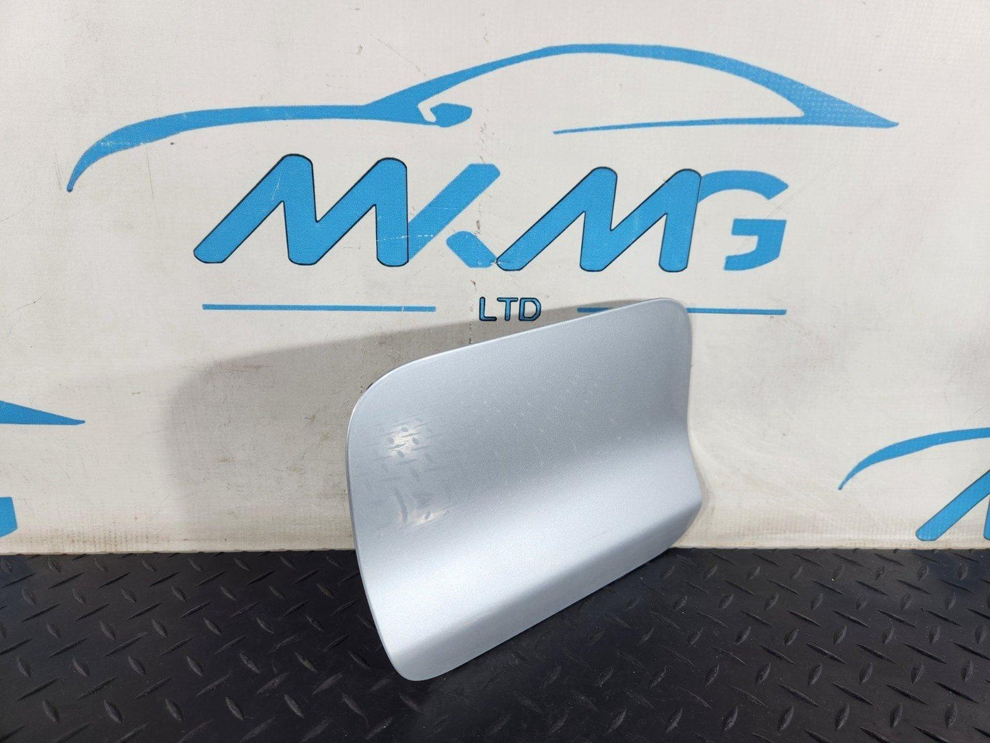 16-22 BMW X1 F48 FUEL TANK FILLER FLAP COVER IN SILVER 7359631