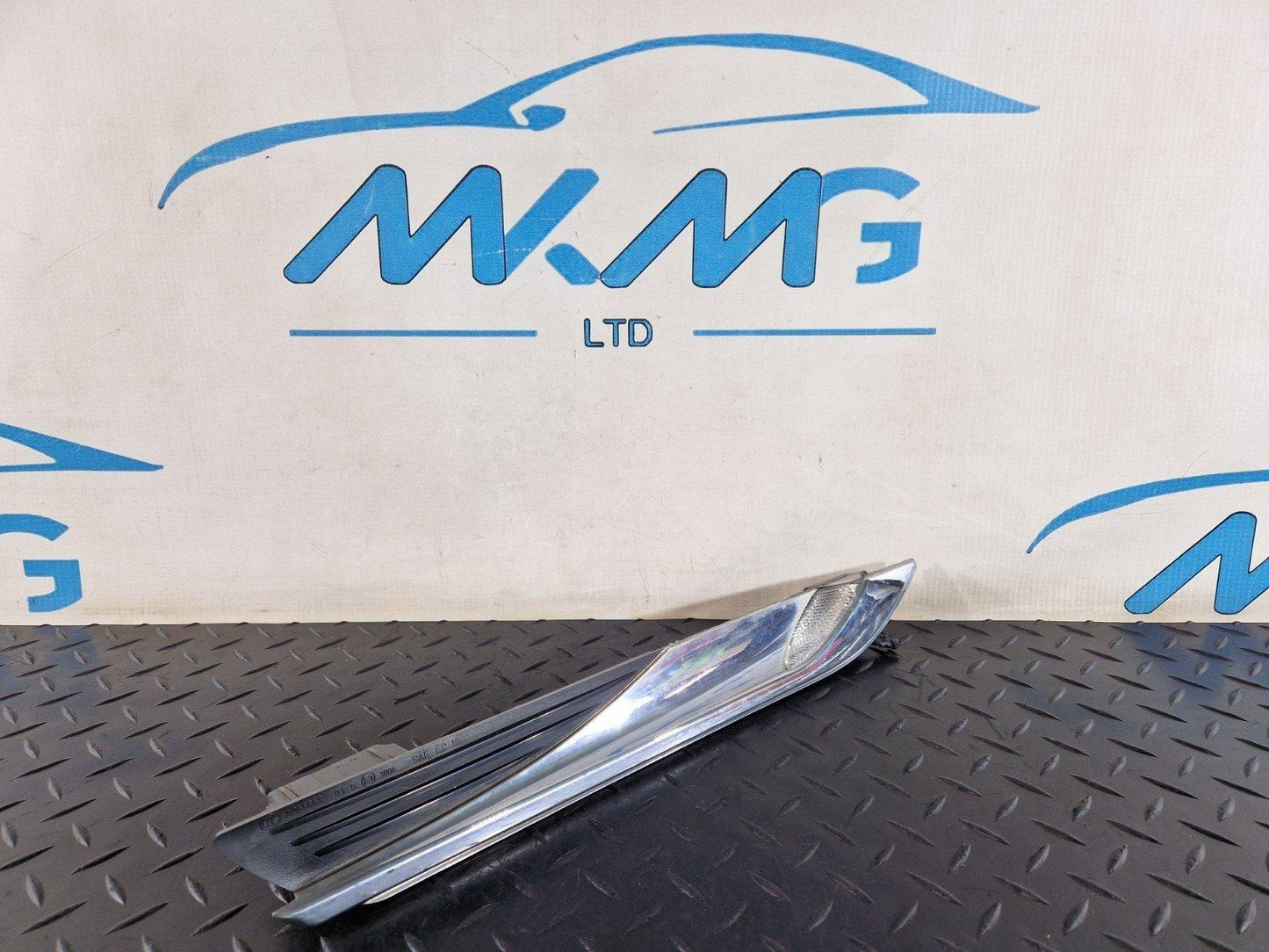 11-18 BMW 6 SERIES F13 WING FENDER INDICATOR LIGHT RIGHT SIDE 7221860 7221862