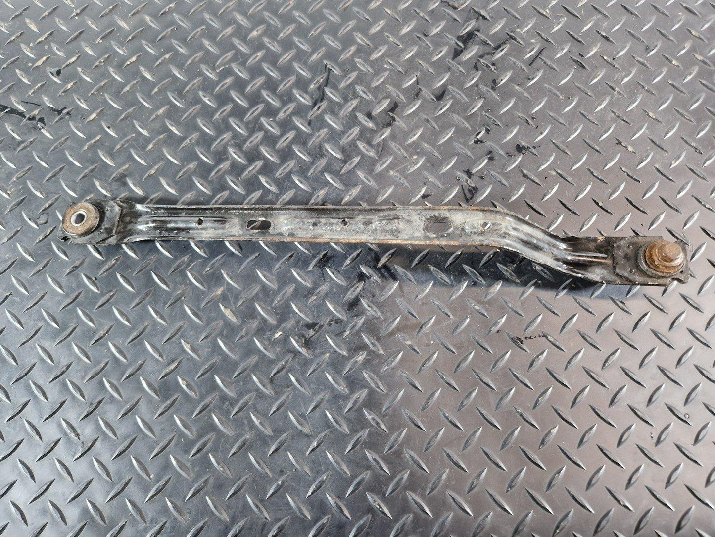 16-19 AUDI A4 B9 GENUINE OEM FUEL TANK STRAP BRACKET 8W0201653