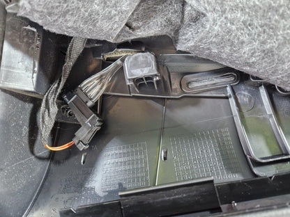 15-18 AUDI A7 4G GENUINE PASSENGER SIDE FRONT DOOR CARD 4G8837019A