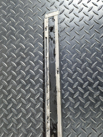 12-17 AUDI S5 CONVERTIBLE FRONT RIGHT SIDE O/S INNER DOOR SILL TRIM 8T0853374