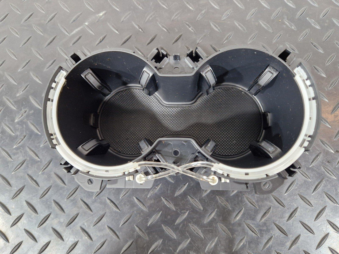 16-19 AUDI A4 B9 GENUINE TWIN DOUBLE CUP HOLDER 8W0862533A