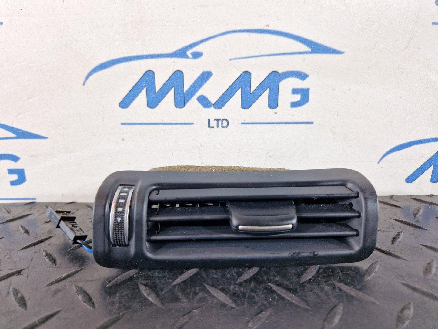 16-20 AUDI Q7 4M RIGHT UPPER B PILLAR AIR VENT GRILLE 4G0819210D